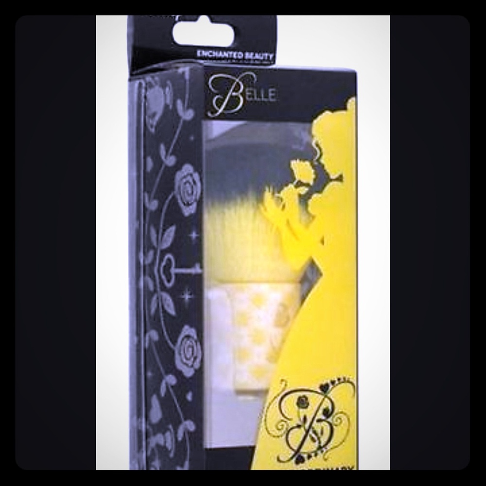 KABUKI BRUSH - ENCHANTED BEAUTY - DISNEY BEAUTY